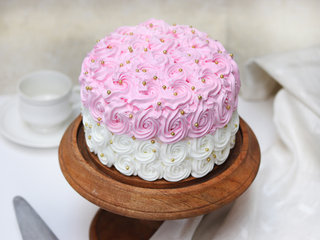 Round-Shaped Strawberry Cream Cake